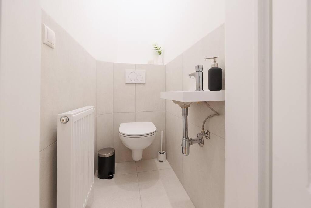 Franz 21 - Typical Viennese Apartment In The Heart Of Wien Ngoại thất bức ảnh